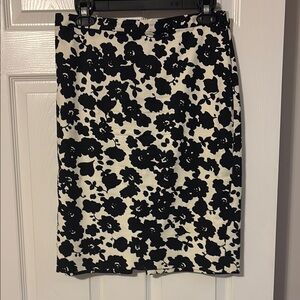 LOFT Black and White Pencil Skirt Knee-Length Workwear